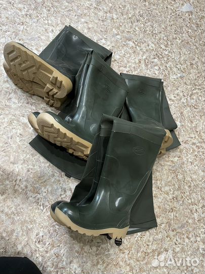 Резиновые сапоги (болотные)
