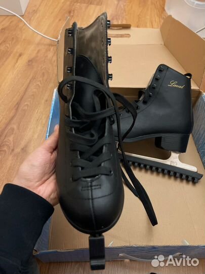 Коньки фигурные