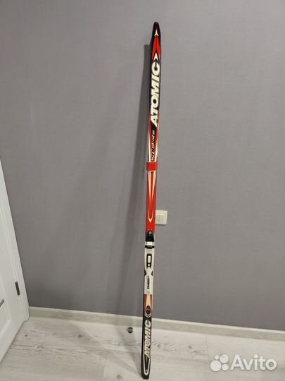 Лыжи и лыжные ботинки