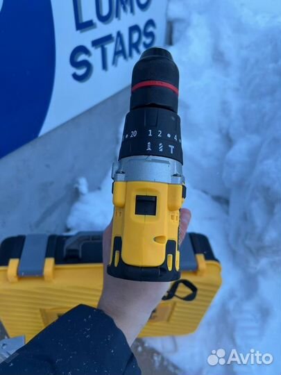 Шуруповерт для ледобура DeWalt 9Ач 200Нм