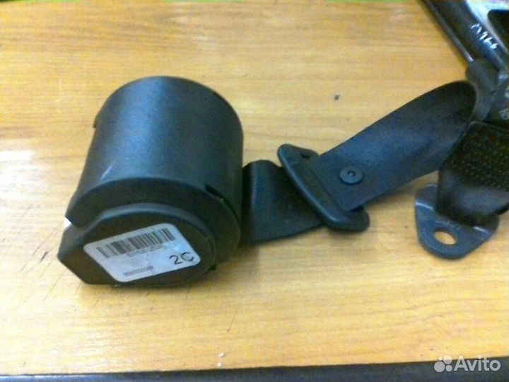 Ремень безопасности задний Renault Megane 3