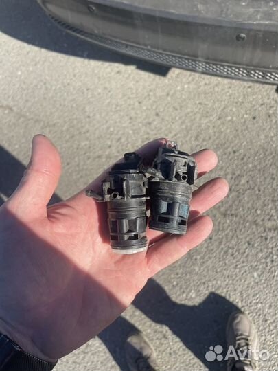 Насос омывателя стекла Toyota Lexus