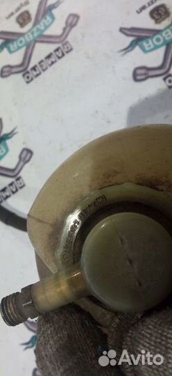 Резервуар гидравлической подвески Mercedes-Benz E