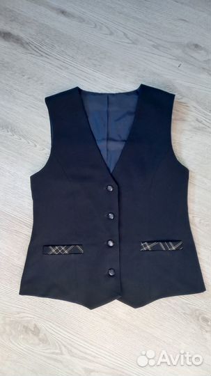 Школьная жилетка для девочки 140-146р