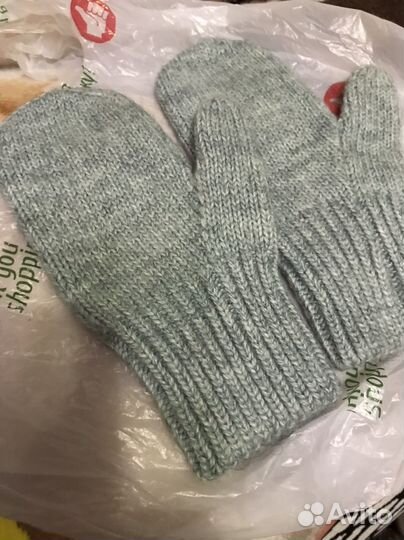 Варежки женские