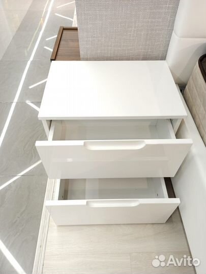 Тумба прикроватная белый глянец