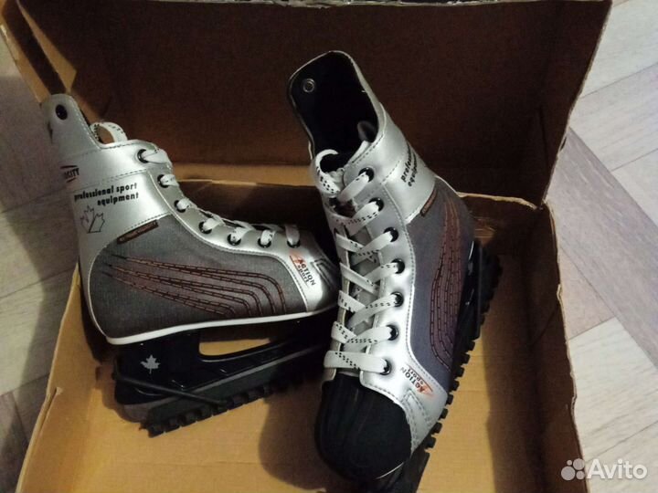 Хоккейные коньки новые, размер 39