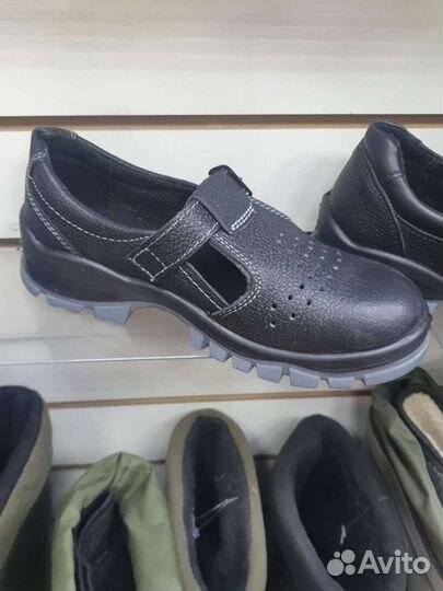 Ботинки и сандали рабочие