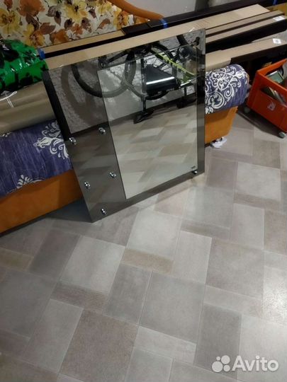 Зеркало с полками