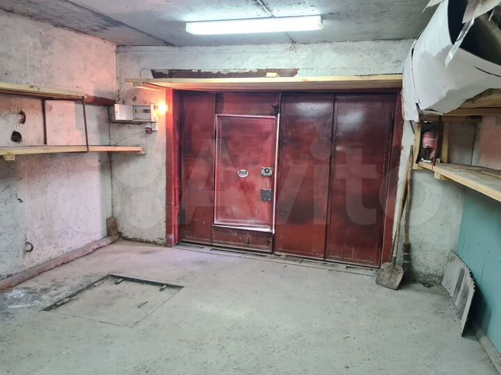 Гараж, > 30 м²