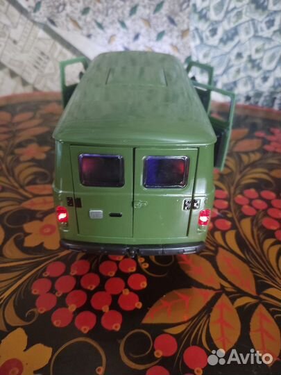 Модель автомобиля 1/24