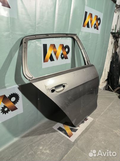 Volkswagen Golf 7 Дверь Задняя правая 30001