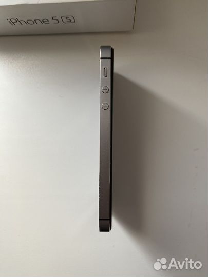 Телефон iPhone 5s