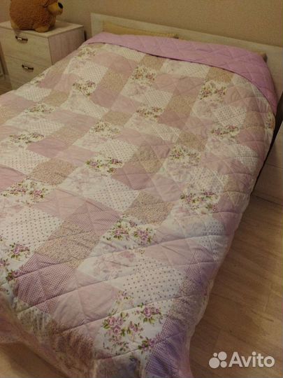Покрывало на кровать новое