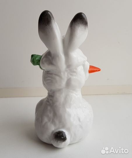 Статуэтка заяц С морковкой лфз Фарфор СССР 1950-е