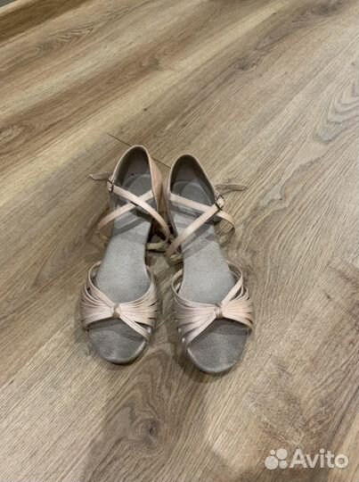Туфли для бальных танцев на девочку 22.5