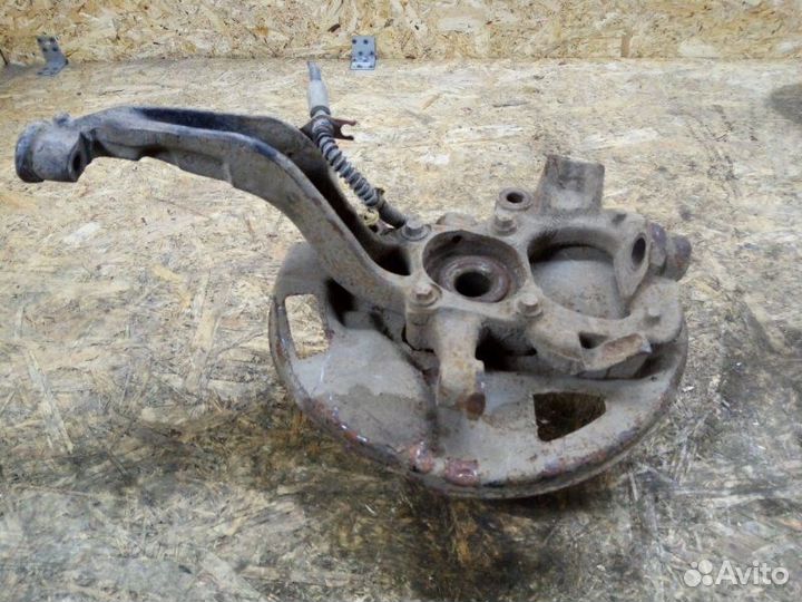 Поворотный кулак передний правый Land Rover Range