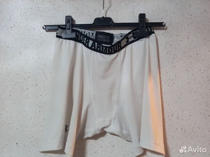 Тайтсы шорты белые Under Armour