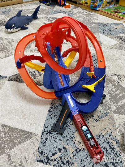 Трек Hot Wheels Вулкан