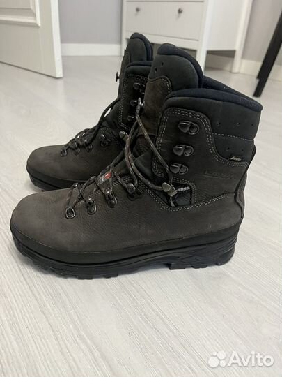 Ботинки lowa Elbrus Superwarm GTX 42,5 UK8,5 US9,5