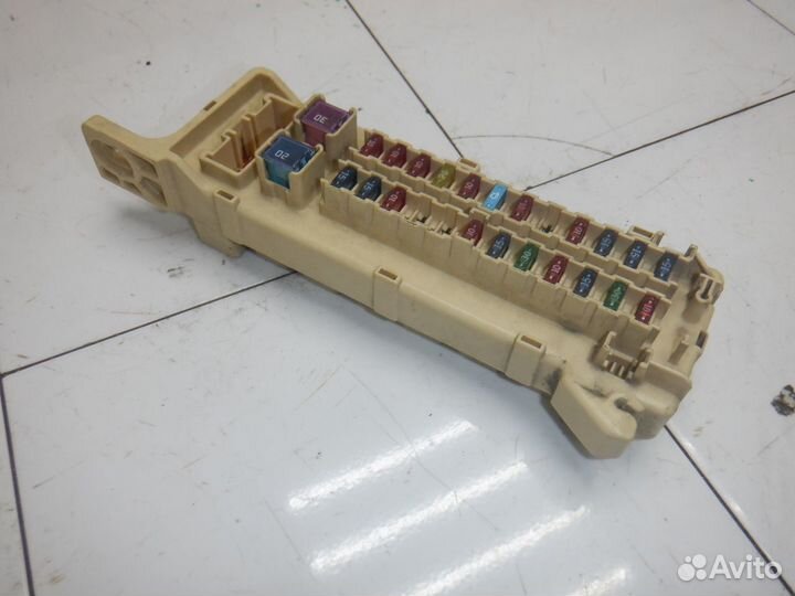 Блок предохранителей Mazda MPV