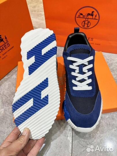 Стильные кроссовки Hermes для уверенных в себе мужчин