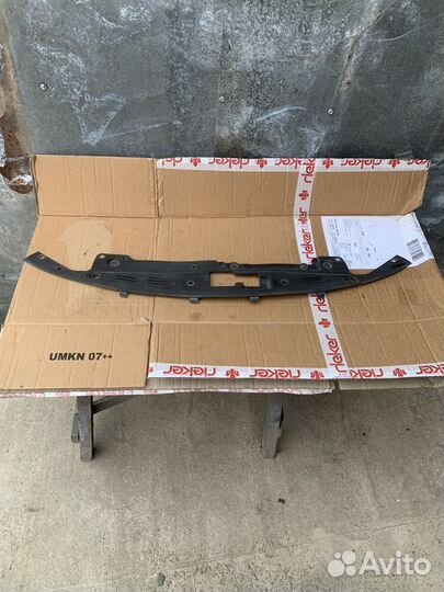 Накладка замка капота Kia Optima 3 11-15 гв