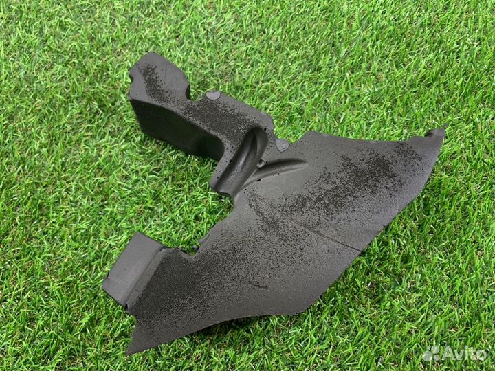 Уплотнитель крыла левый Audi Q5 8R ccwa 2009