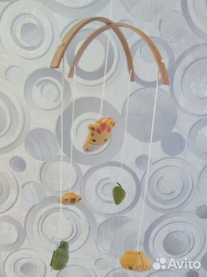 Мобиль деревянный