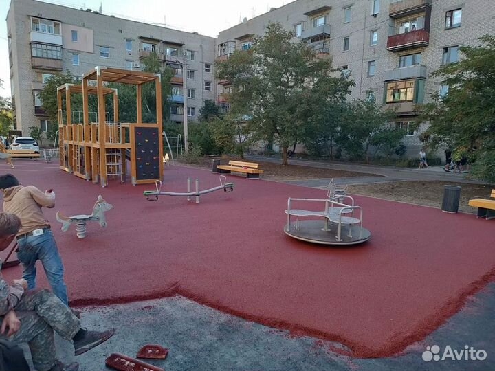 Бесшовное резиновое покрытие для детских площадок