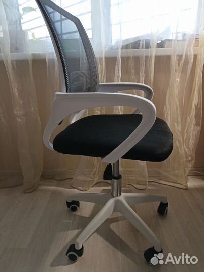 Компьютерное кресло для школьника бу