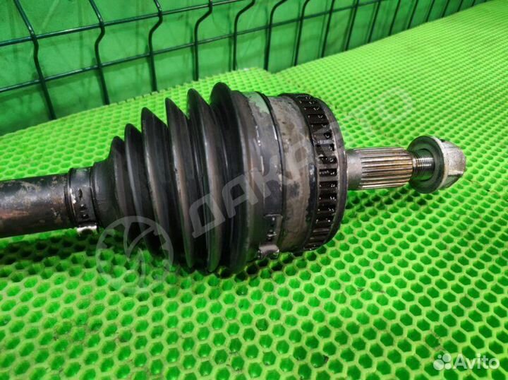 Привод передний правый Mercedes-Benz V W638