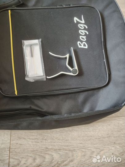 Акустическая гитара