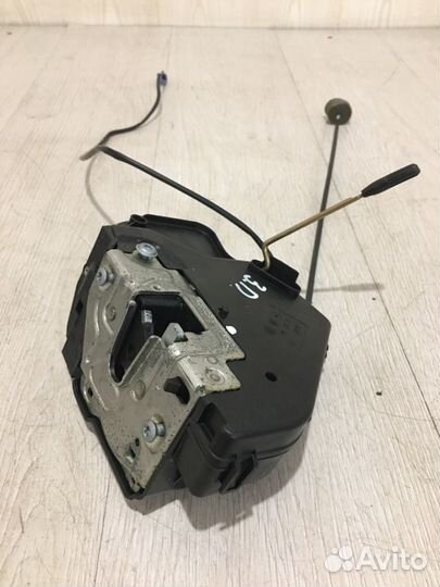 Замок двери задний правый Mercedes Benz C230 W203