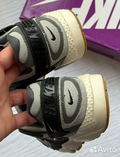 Кроссовки женские Nike M2T tekno