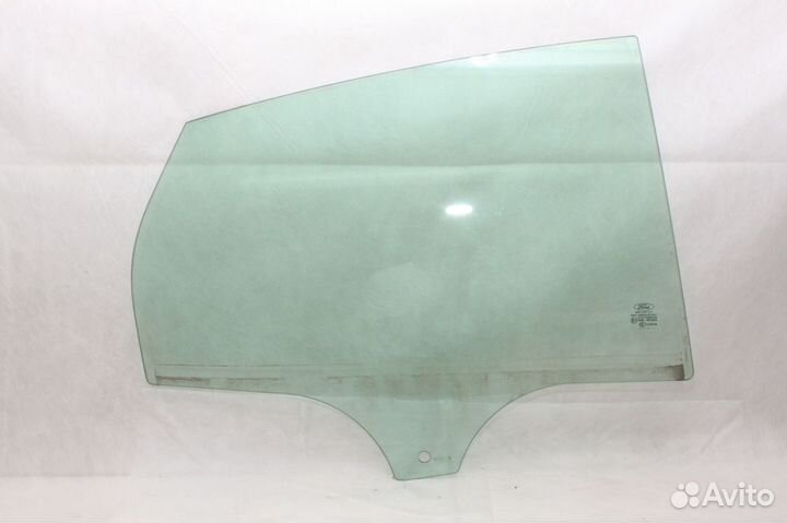 Стекло задней R двери хэтчбек седан Форд Фокус 3