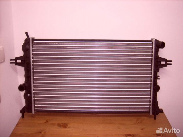 Радиатор МКПП с кондиц 1.4-1.8л нов Опель Астра G