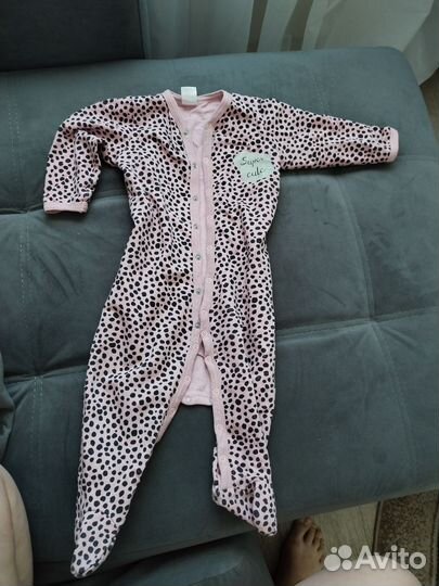 Три комбинезона на девочку 80р