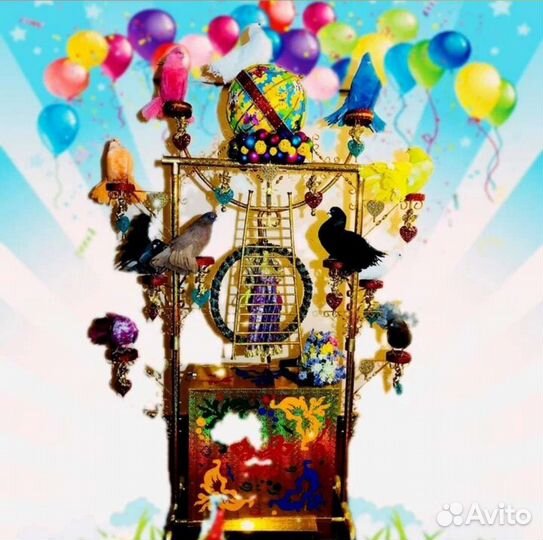 Цирковой номер с разноцветными голубями