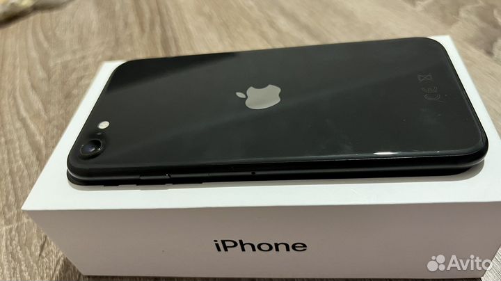 iPhone SE (2020), 64 ГБ