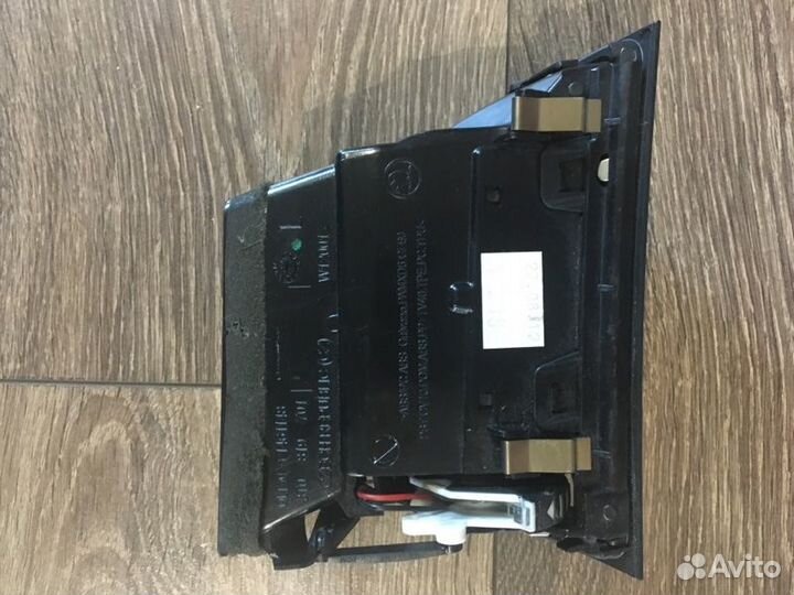 Дефлектор воздушный левый