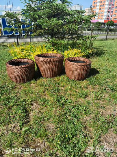 Кашпо для цветов из искусственного ротанга