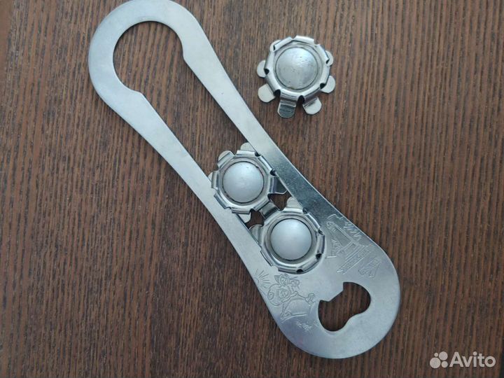 Открывашка коллекционная с крышками для бутылок