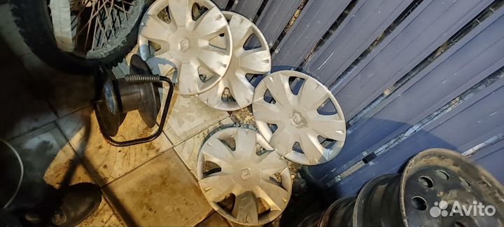 Диски r15 + колпаки