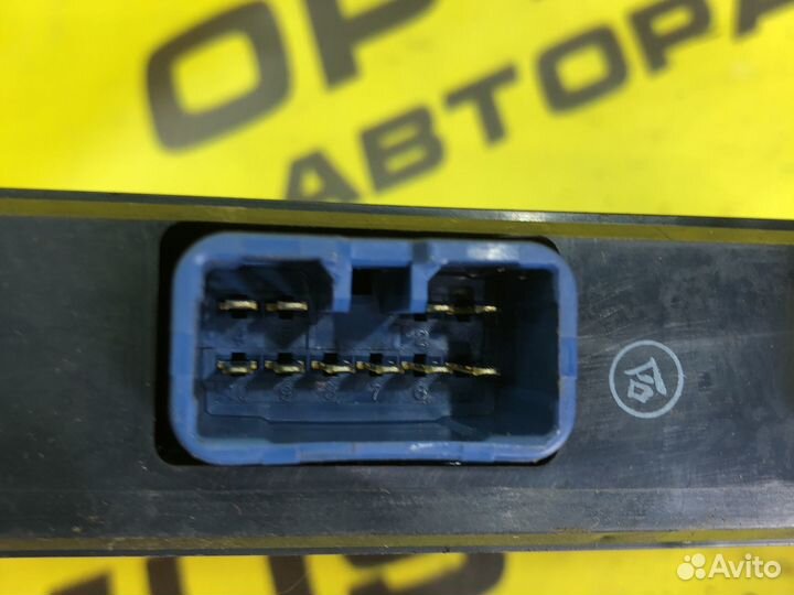 Блок управления задней правой дверью Toyota Voxy