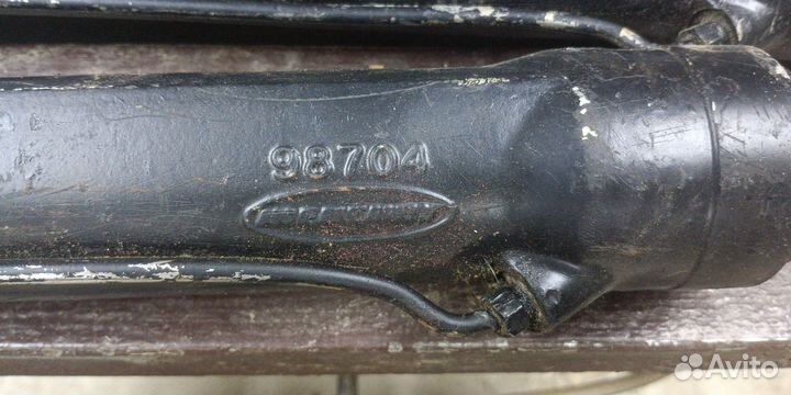 Цилиндр гидроподьема mercruiser Alfa One