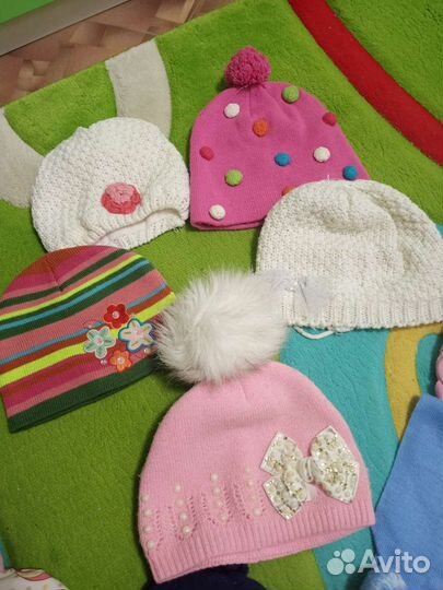 Большой выбор шапок шарфов варежек на девочку 0-3г
