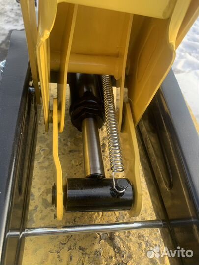 Домкрат подкатной 3 тонны с удлиненной рукоятью