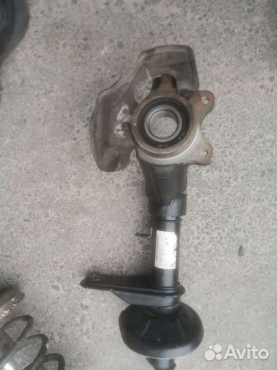 Поворотный кулак левый Ланос