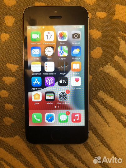 Телефон iPhone se1
